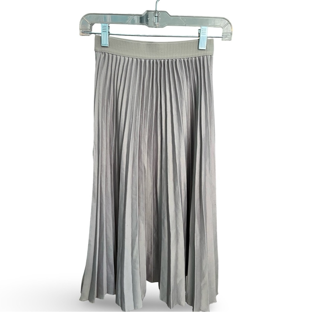 H&M Light Gray A-Line Skirt